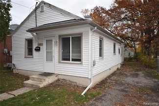 1119 Leslie St, Lansing, MI 48912