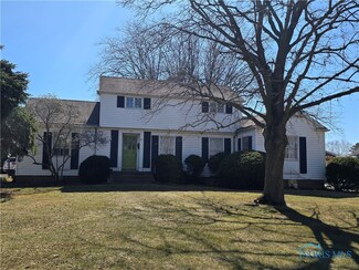 419 W Madison St, Gibsonburg, OH 43431