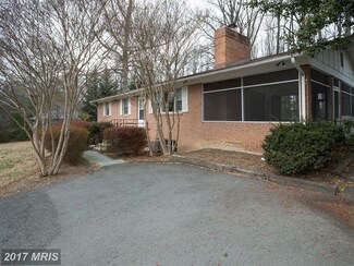 10720 Kelley Dr, Fairfax, VA 22030