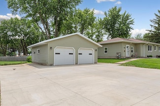 302 2nd Ave SE, Medford, MN 55049