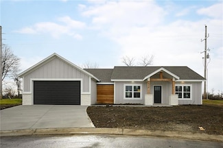 808 Colony Ave, East Lynne, MO 64734