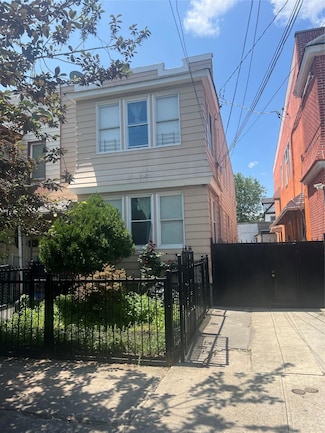 3758 100th St, Corona, NY 11368