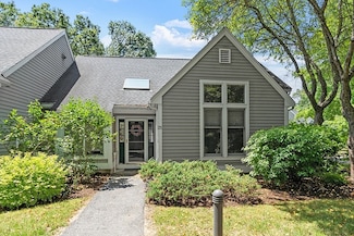 25 Brewster Ln, Acton, MA 01720