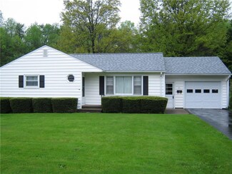 21 Newark St, Sodus, NY 14551