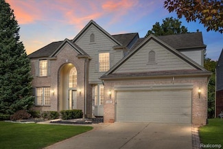 7567 Windgate Cir, West Bloomfield, MI 48323