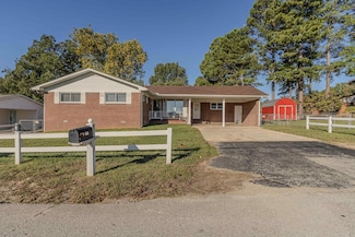 102 Magnolia Dr, Paragould, AR 72450