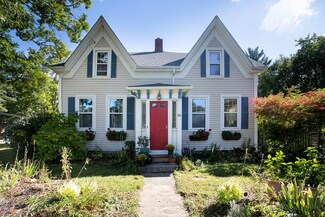 60 Acushnet Rd, Mattapoisett, MA 02739