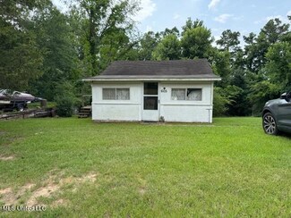 605 Highway 310 E, Como, MS 38619