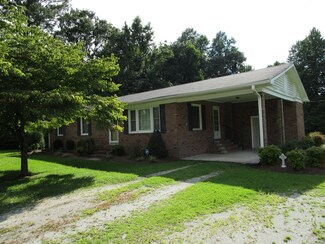 1525 Core Point Rd, Blounts Creek, NC 27814