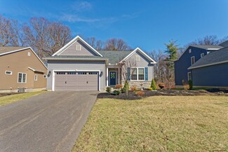 17 Newell Ln, Glenmont, NY 12077