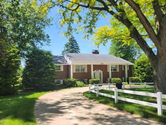 1265 Perry Dr, Platteville, WI 53818