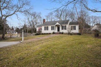 2 Jones River Dr, Kingston, MA 02364