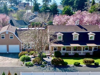 14696 Itzen Dr, Brookings, OR 97415