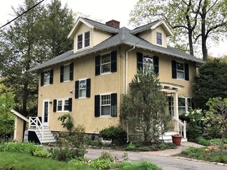 33 Holland Rd, Melrose, MA 02176