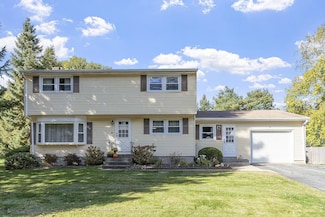 18 Massachusetts Dr, Nashua, NH 03060