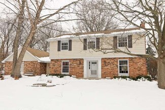 212 E Oaksbury Ln, Palatine, IL 60067