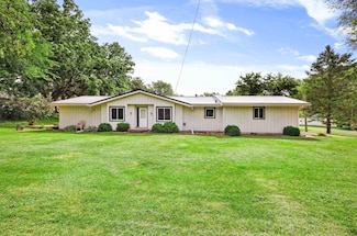 2730 Westchester Cir, Stoughton, WI 53589