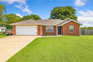 1392 Redbud Rd, Elkins, AR 72727