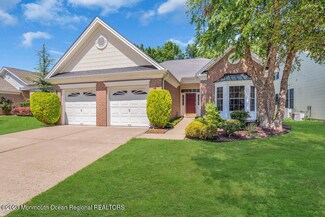 59 Oakmont Ln, Jackson, NJ 08527