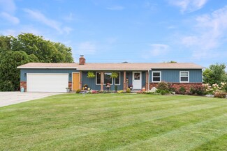 607 Country Lane Dr NW, Grand Rapids, MI 49544