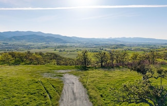 560 N Valley View Rd, Ashland, OR 97520