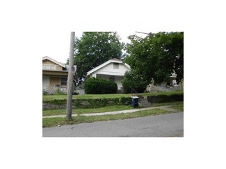 1345 E 55th St, Kansas City, MO 64110