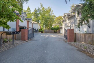 737 SE M St, Grants Pass, OR 97526