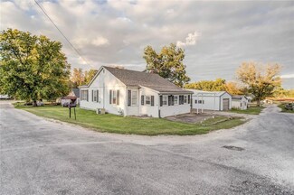 286 New St W, Kampsville, IL 62053