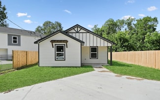 812 Lonnie Ln, Houston, TX 77091