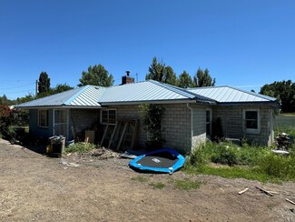 2976 Hope St, Klamath Falls, OR 97603