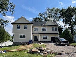 52 Skylark Place, Clark, NJ 07066