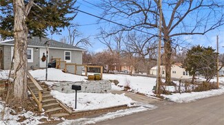 1430 N Pleasant St, Independence, MO 64050