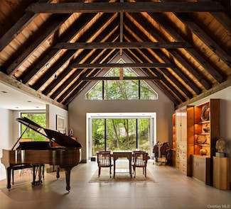 49 Indian Hill Rd, Pound Ridge, NY 10576