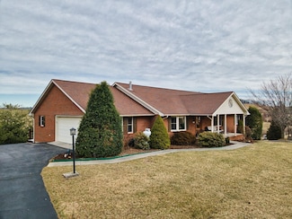 2705 Christiana Ct, Christiansburg, VA 24073