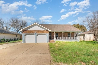 413 Oakwood Cir, Denton, TX 76208
