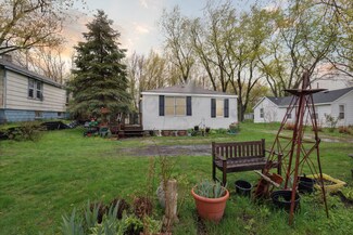 1963 Hatch Ave, Benton Harbor, MI 49022
