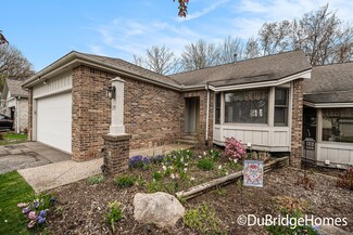 39 Skyline Cir NW, Grand Rapids, MI 49504