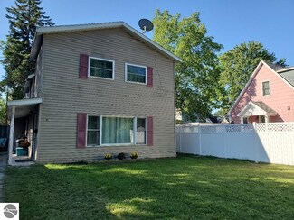 304 E Locust St, Mount Pleasant, MI 48858