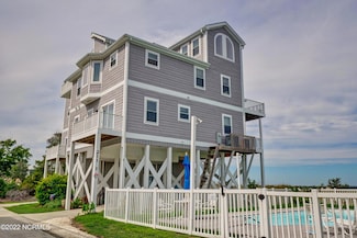211-1 Gysgt D W Boatman Dr, North Topsail Beach, NC 28460