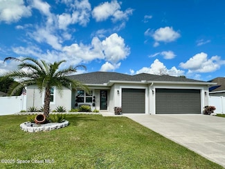 951 Hosbine St SE, Palm Bay, FL 32909