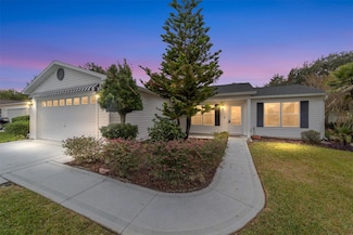 1201 De la Fuente Ct, The Villages, FL 32162