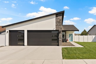 13514 W 8th Ct, Airway Heights, WA 99001