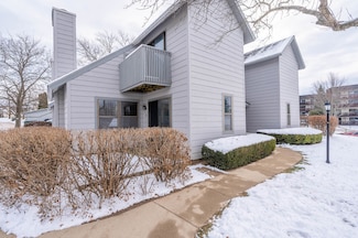 586 Dunham Rd Unit 302, Gurnee, IL 60031