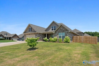 10 Sage Oak Dr, Decatur, AL 35603