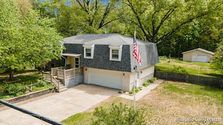 6458 Tamarack Dr, Fruitport, MI 49415