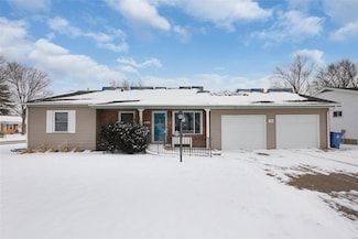 7446 Foxfield Dr, Hazelwood, MO 63042