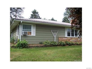 50 Sunset Dr, Delevan, NY 14042