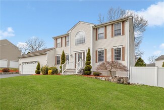 12 Gilcrest Dr, West Warwick, RI 02893