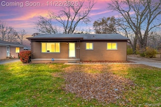 10756 Oak St, Taylor, MI 48180