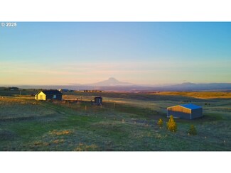 34 Appaloosa Ct, Centerville, WA 98613